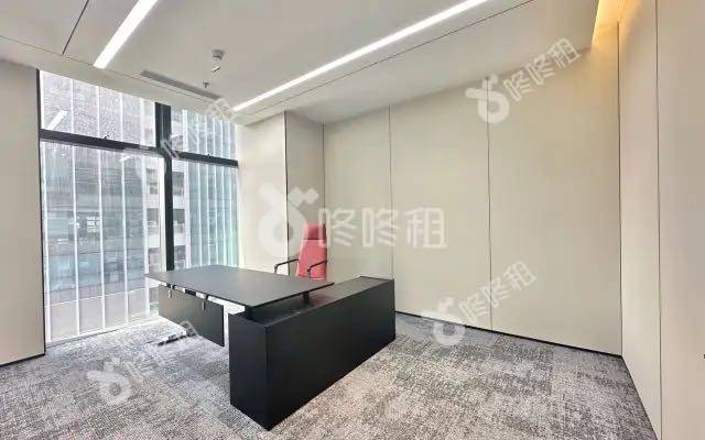 迅雷大厦_200平_精装_办公室隔间