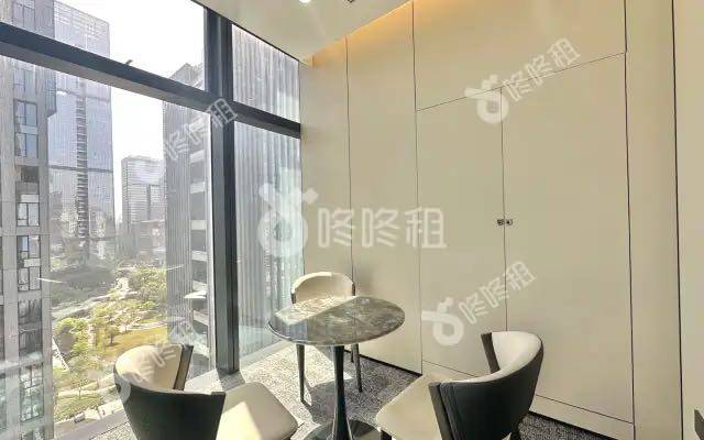 迅雷大厦_200平_精装_办公室隔间