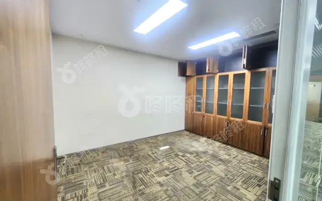 地王大厦(信兴广场)_400平_精装_办公室房源出租
