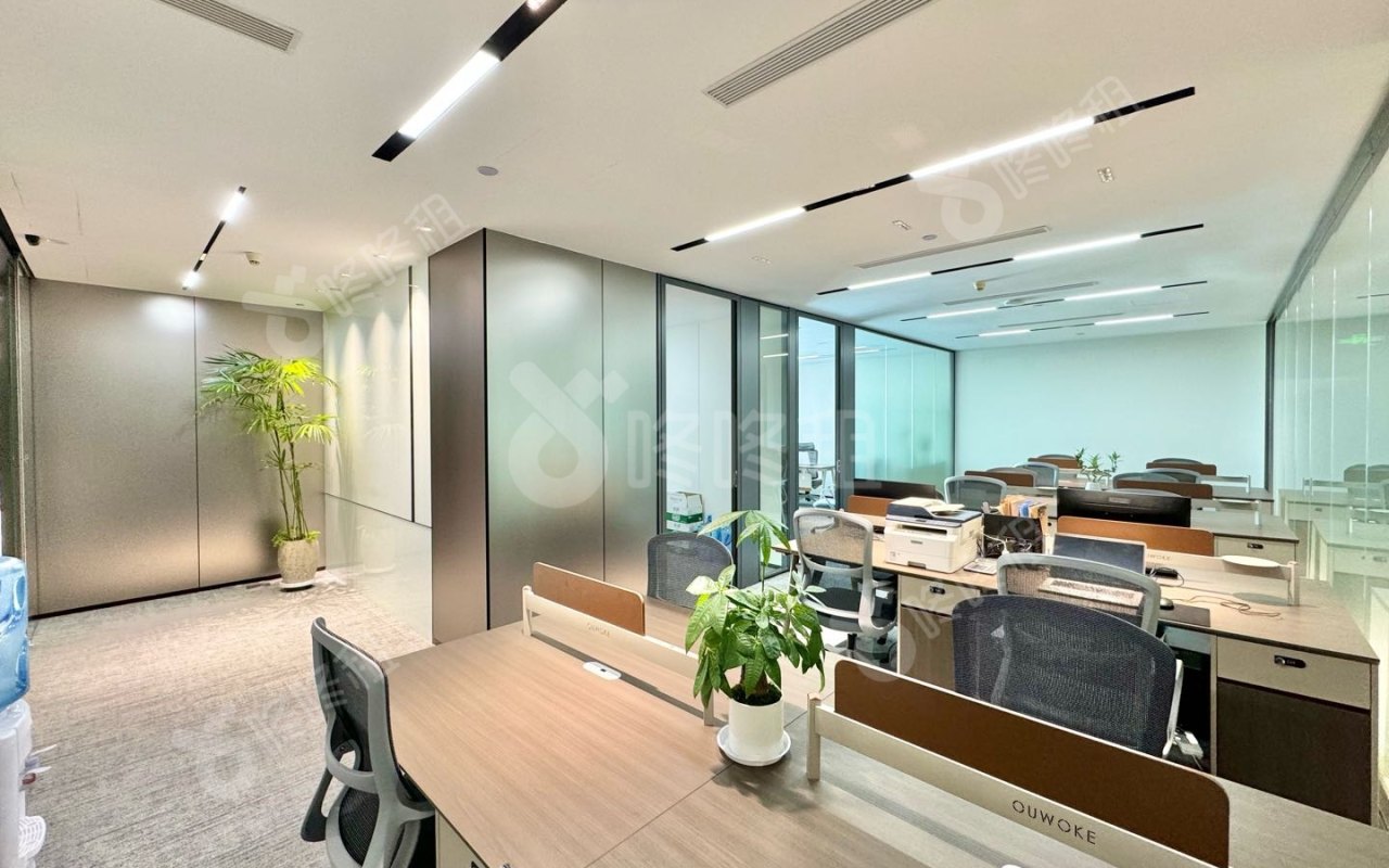 方大大厦_200平_豪装_办公室开间