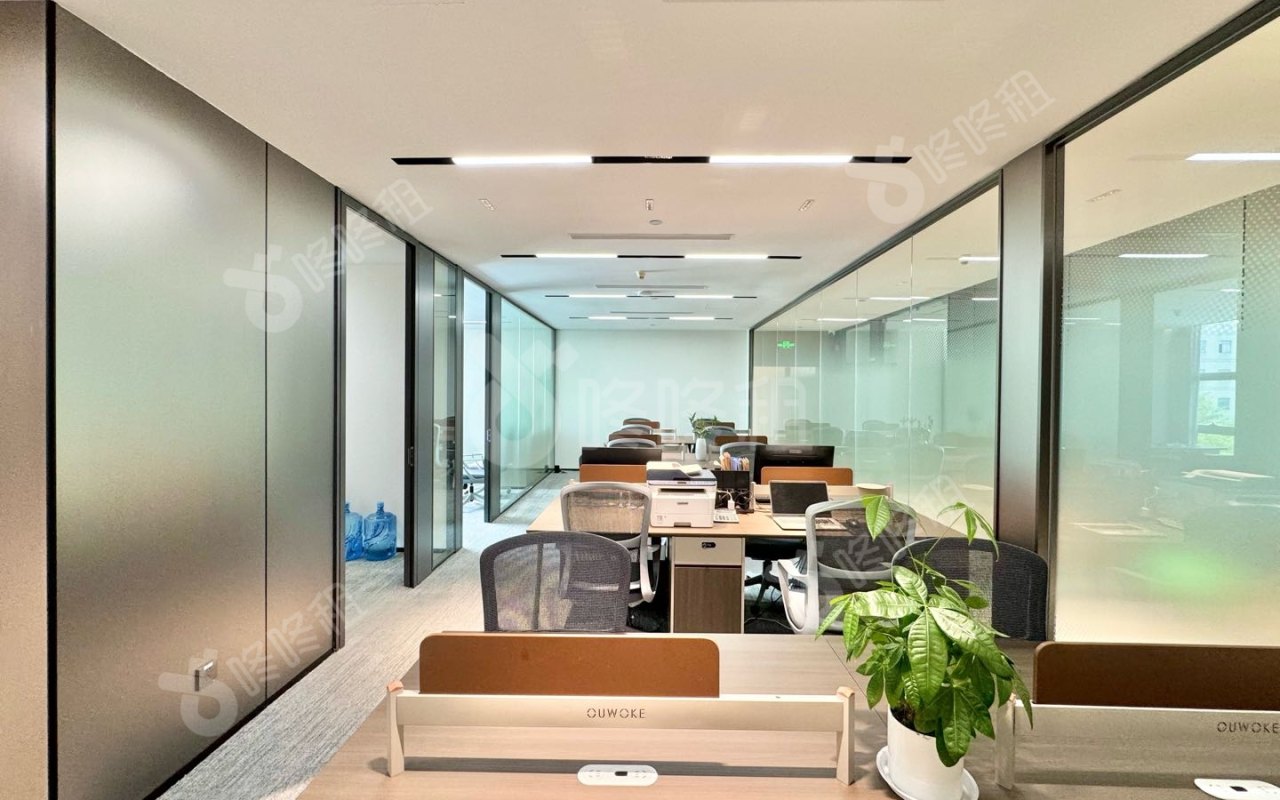 方大大厦_200平_豪装_办公室开间