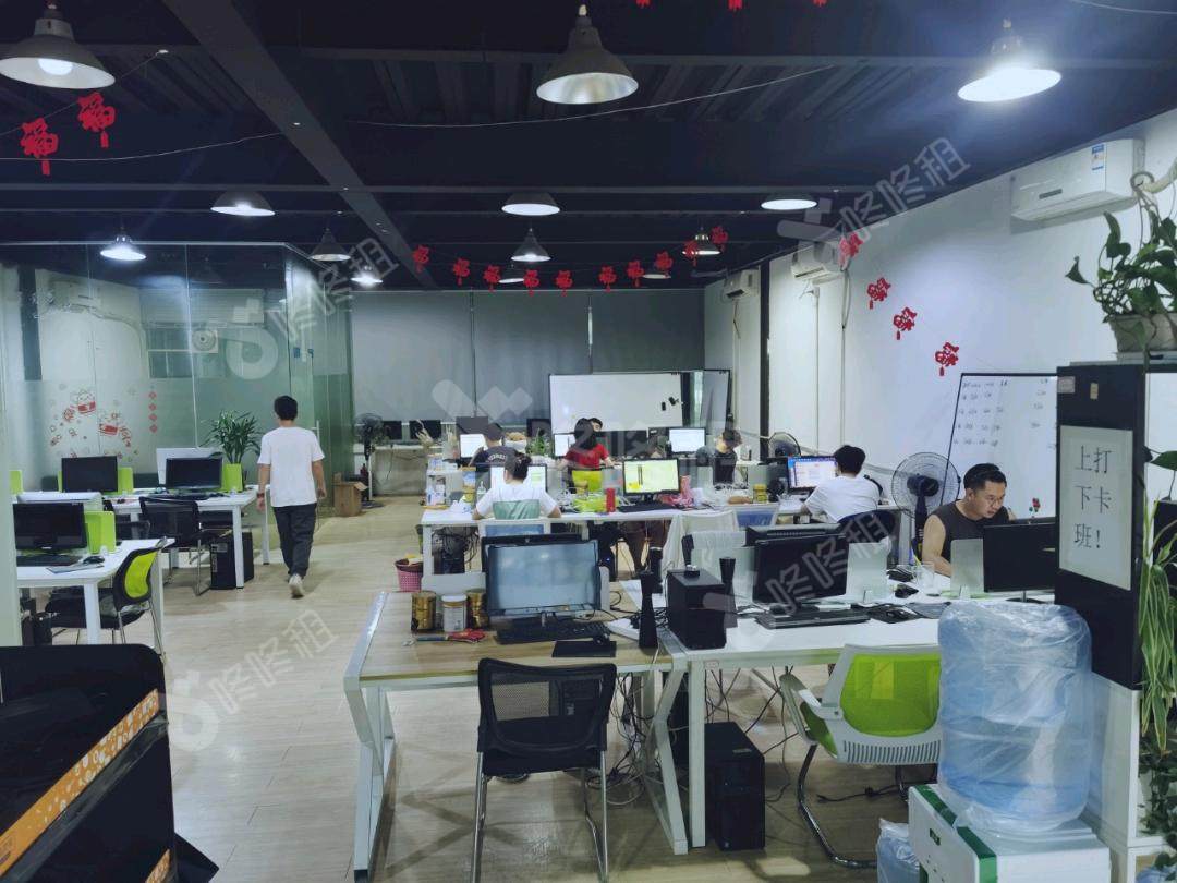 天盈创意园_206平_精装_办公室开间