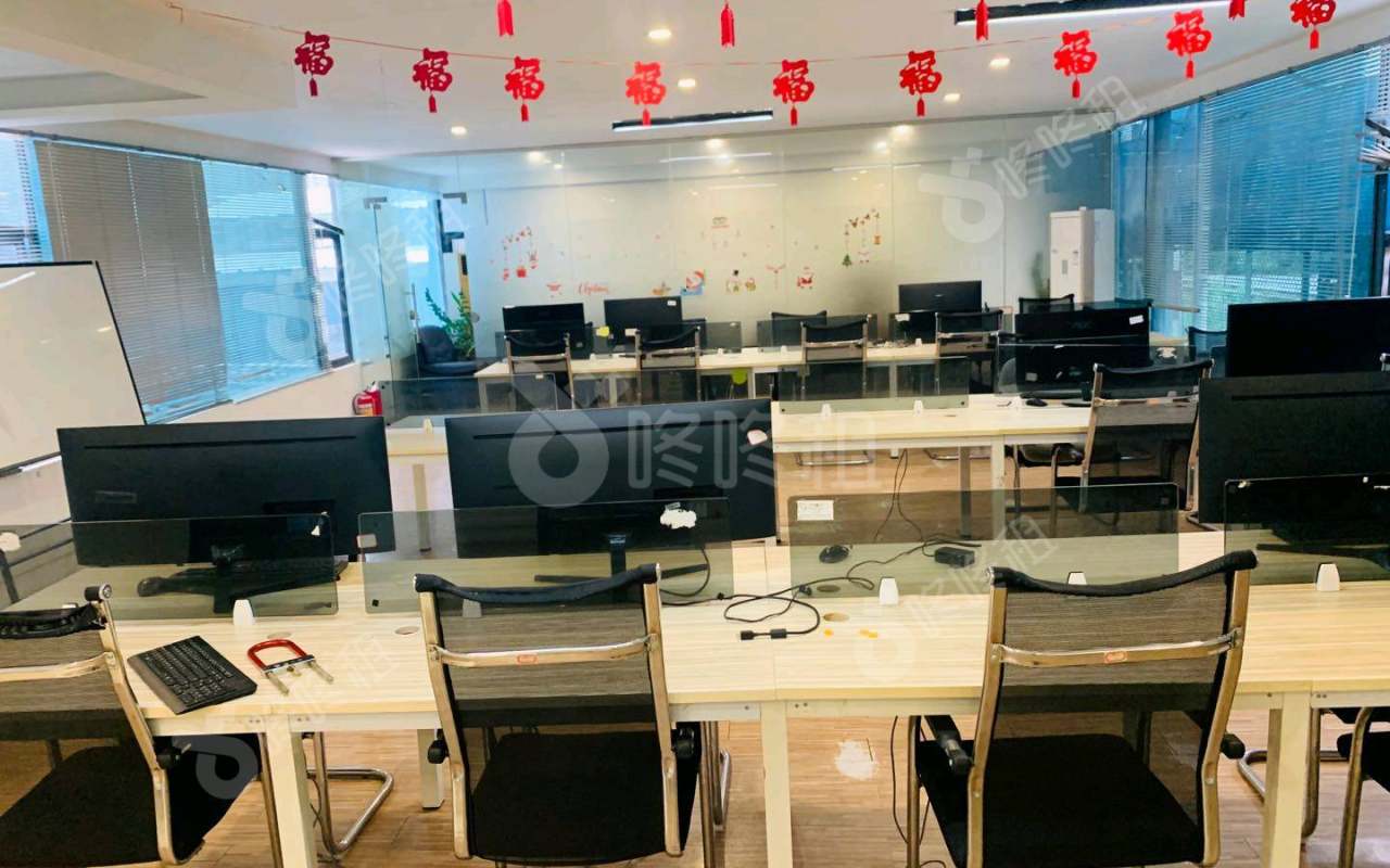 天盈创意园_183平_精装_办公室开间