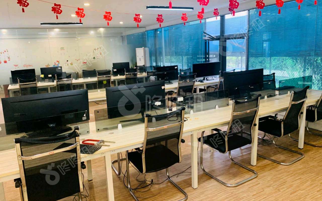 天盈创意园_183平_精装_办公室开间