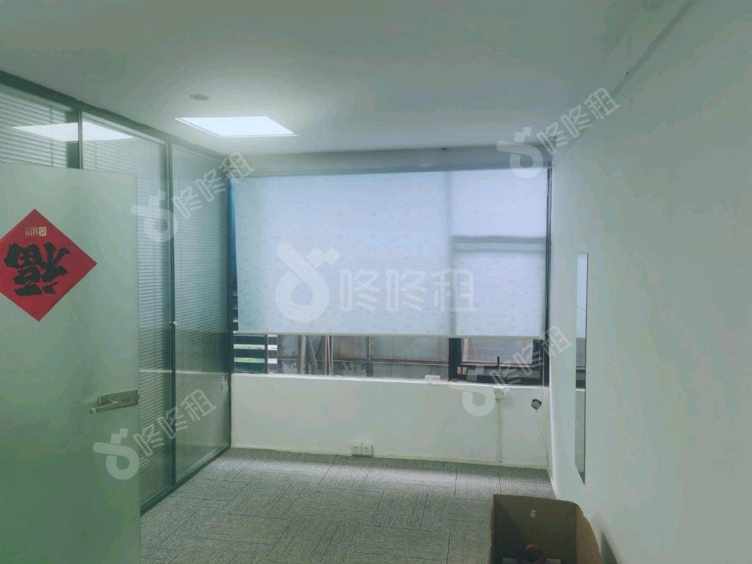 天盈创意园_69平_精装_办公室开间