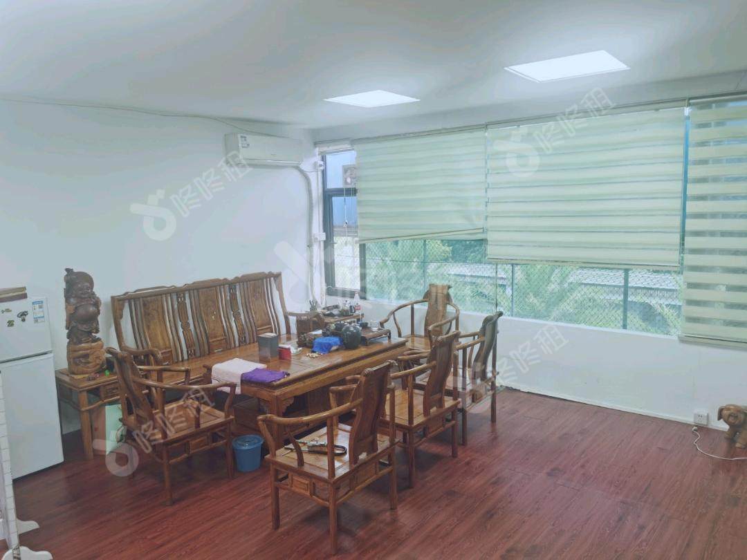 天盈创意园_69平_精装_办公室开间