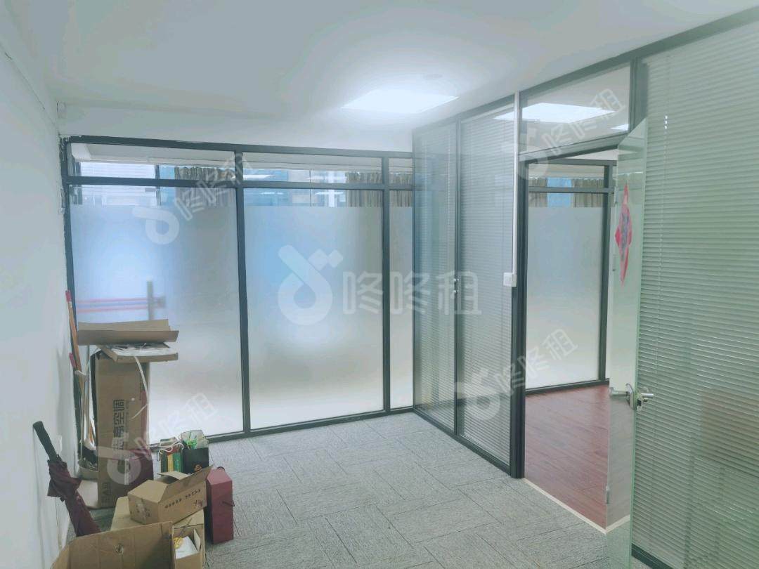 天盈创意园_69平_精装_办公室开间