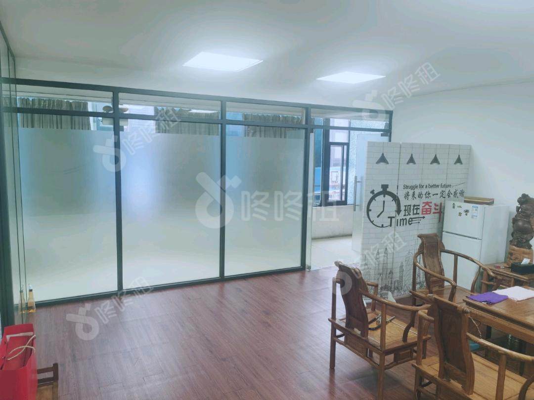 天盈创意园_69平_精装_办公室开间