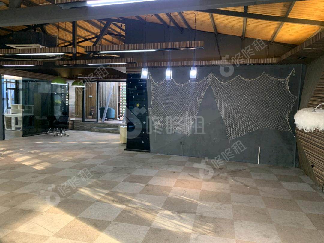 天盈创意园_340平_精装_办公室开间