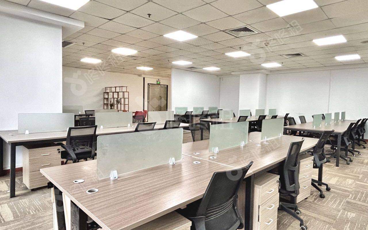 东方科技大厦_490平_豪装_办公室开间