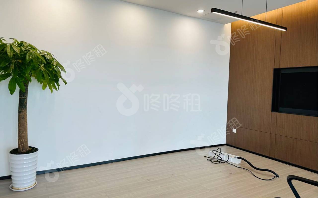 阳光科创中心_680平_精装_办公室隔间