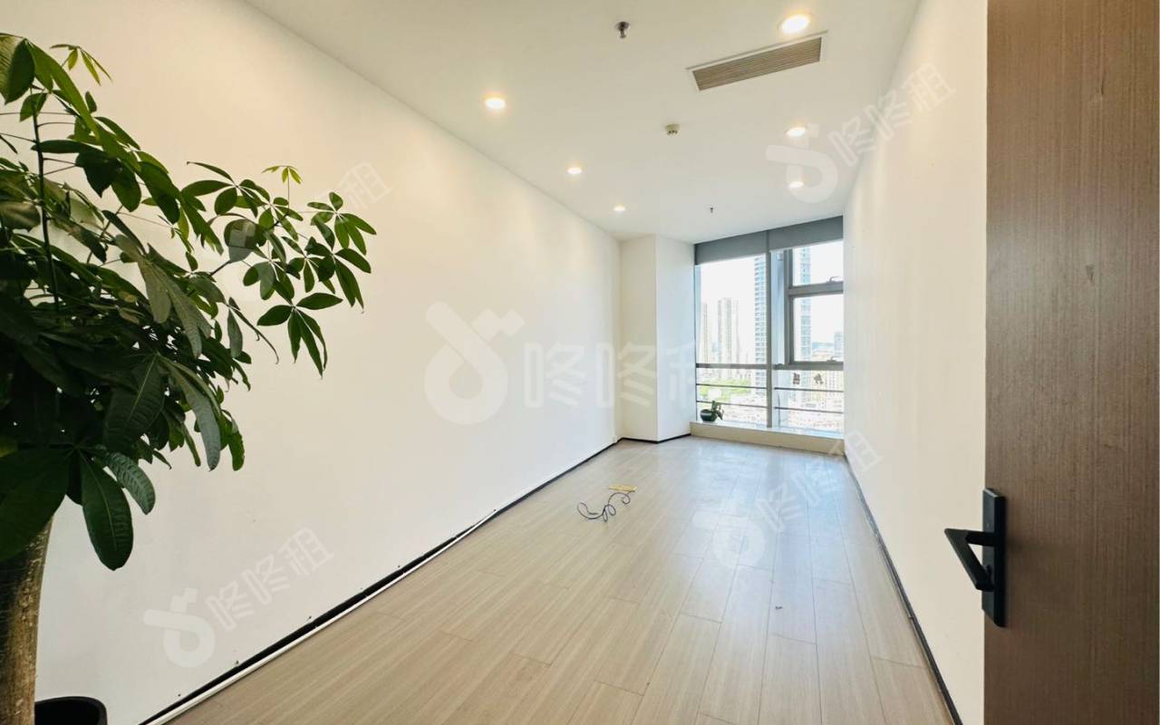 阳光科创中心_680平_精装_办公室隔间