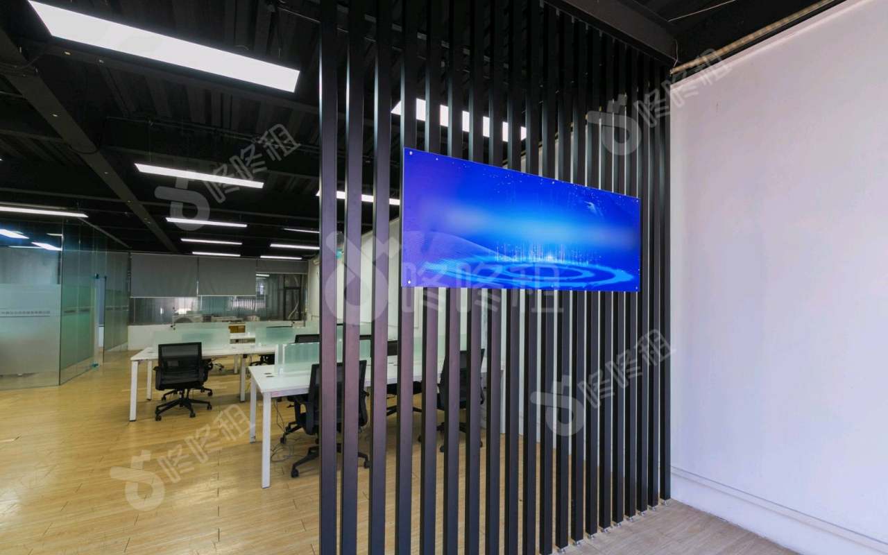 天盈创意园_206平_精装_办公室开间