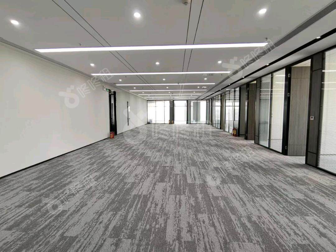 宝中卓越时代广场_750平_精装_办公室开间