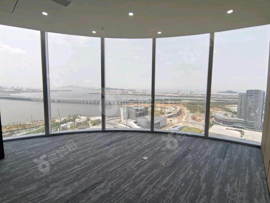 宝中卓越时代广场_750平_精装_办公室隔间