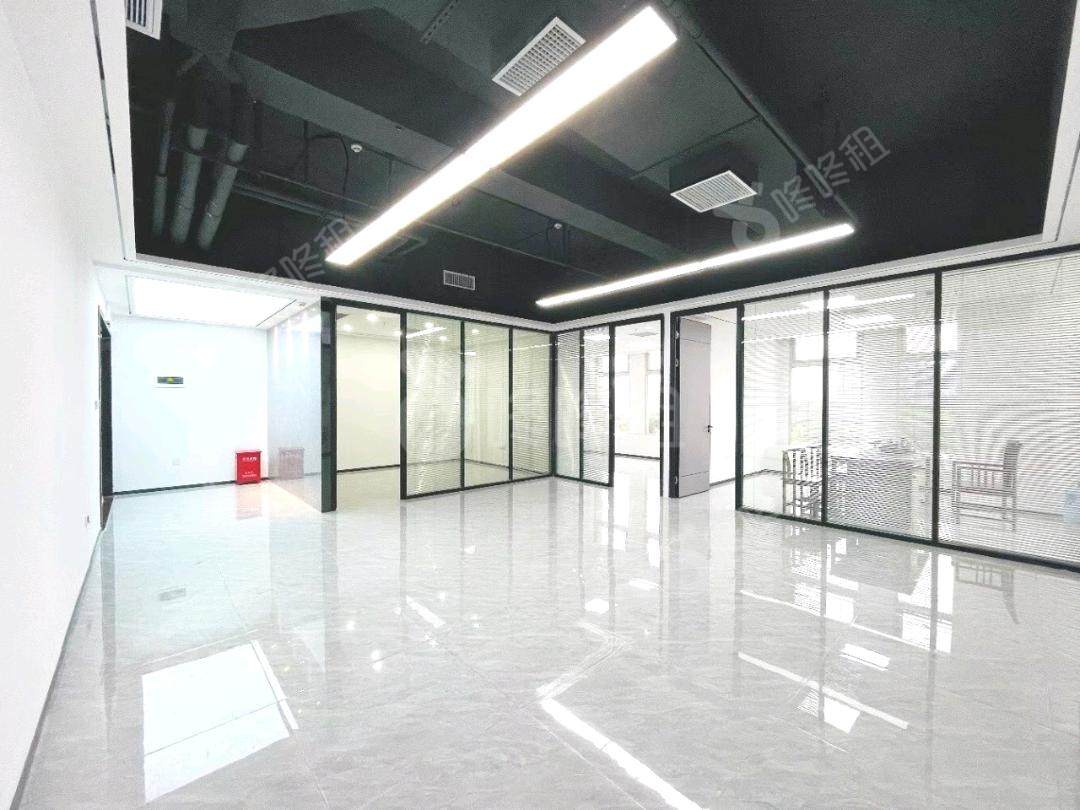振业国际商务中心_178平_精装_办公室开间