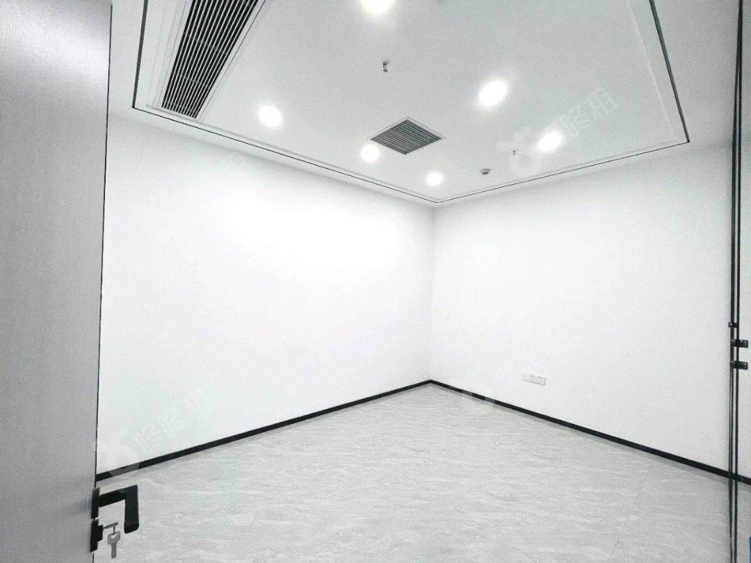 振业国际商务中心_178平_精装_办公室隔间