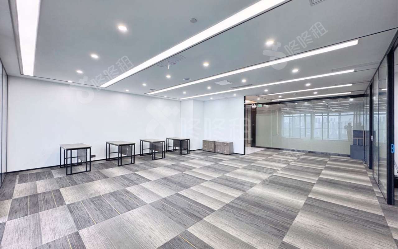 方大城_285平_精装_办公室开间
