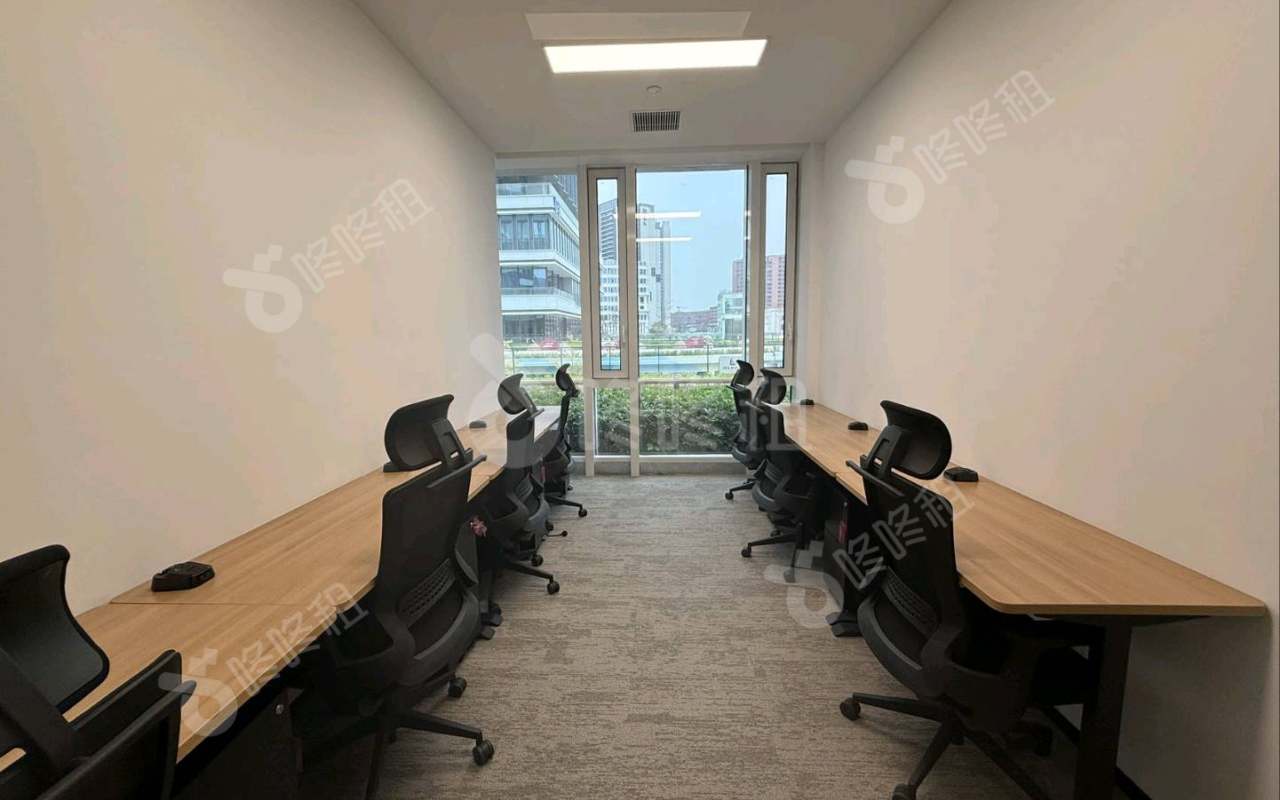 知识城广场_100平_精装_办公室开间