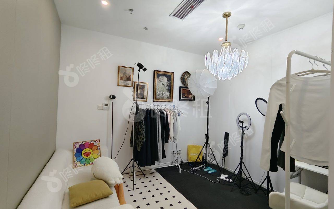 深业泰然大厦_400平_精装_办公室隔间