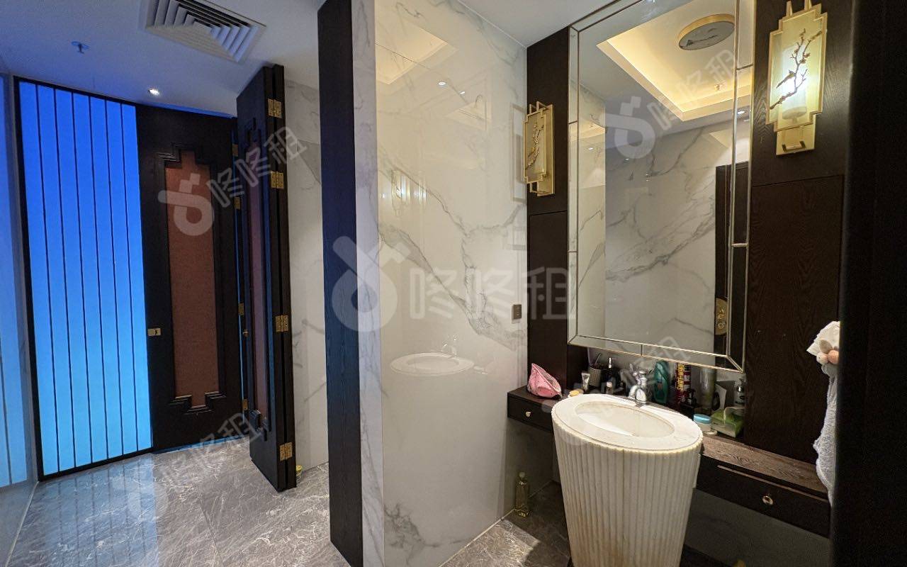 万科云创_852平_豪装_办公室隔间