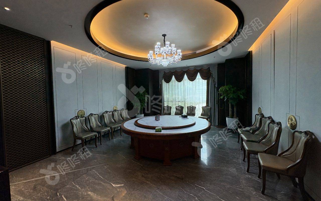 万科云创_852平_豪装_办公室隔间