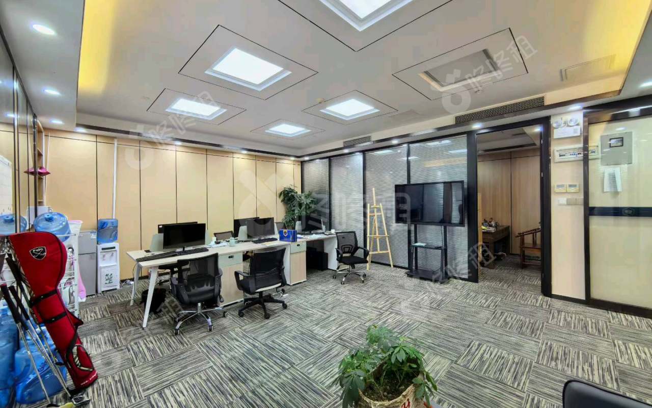 京基滨河时代_598平_豪装_办公室开间