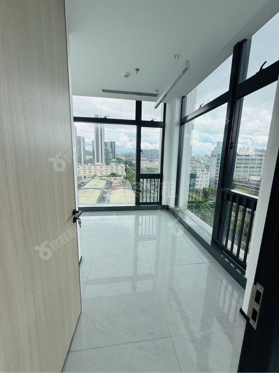 稻兴环球科创中心（信义领域）_217平_精装_办公室隔间