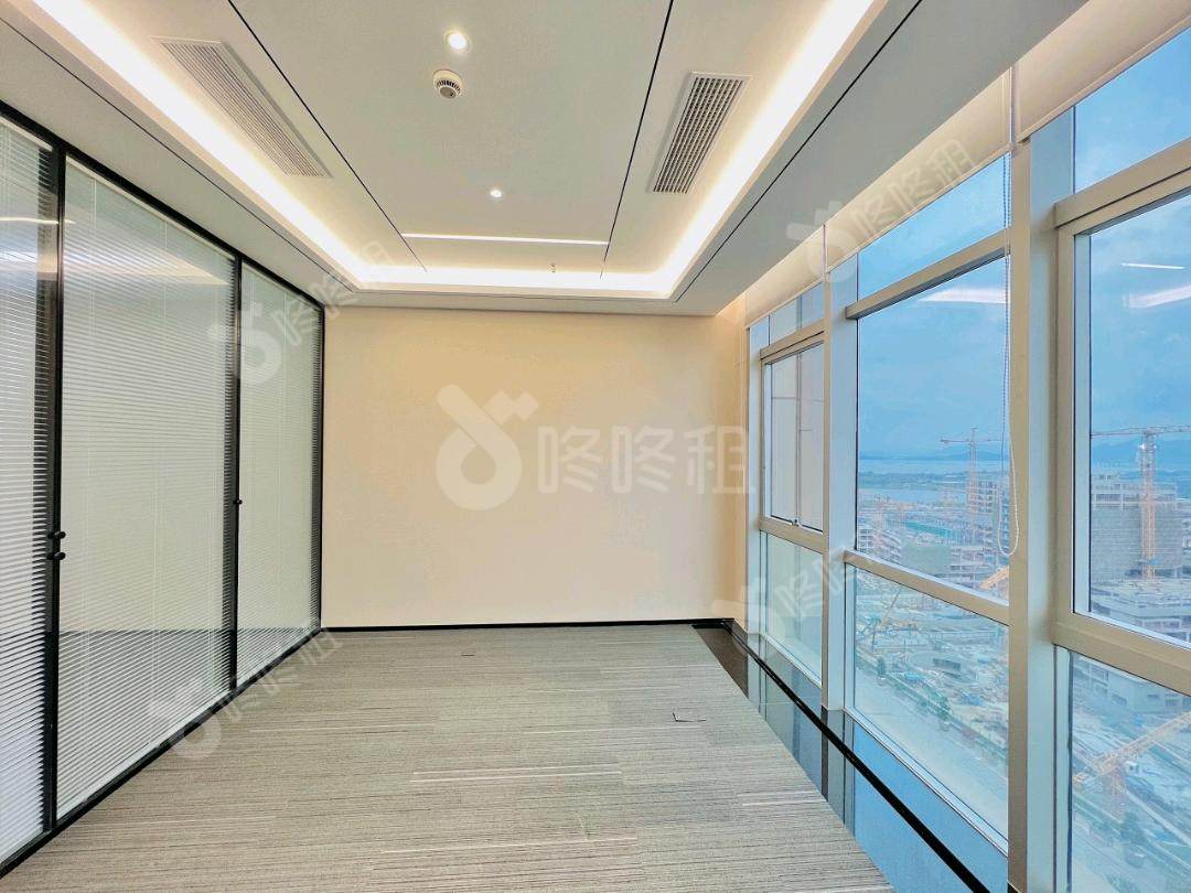 鹏润达大厦(鹏润达商业广场)_132平_精装_办公室隔间