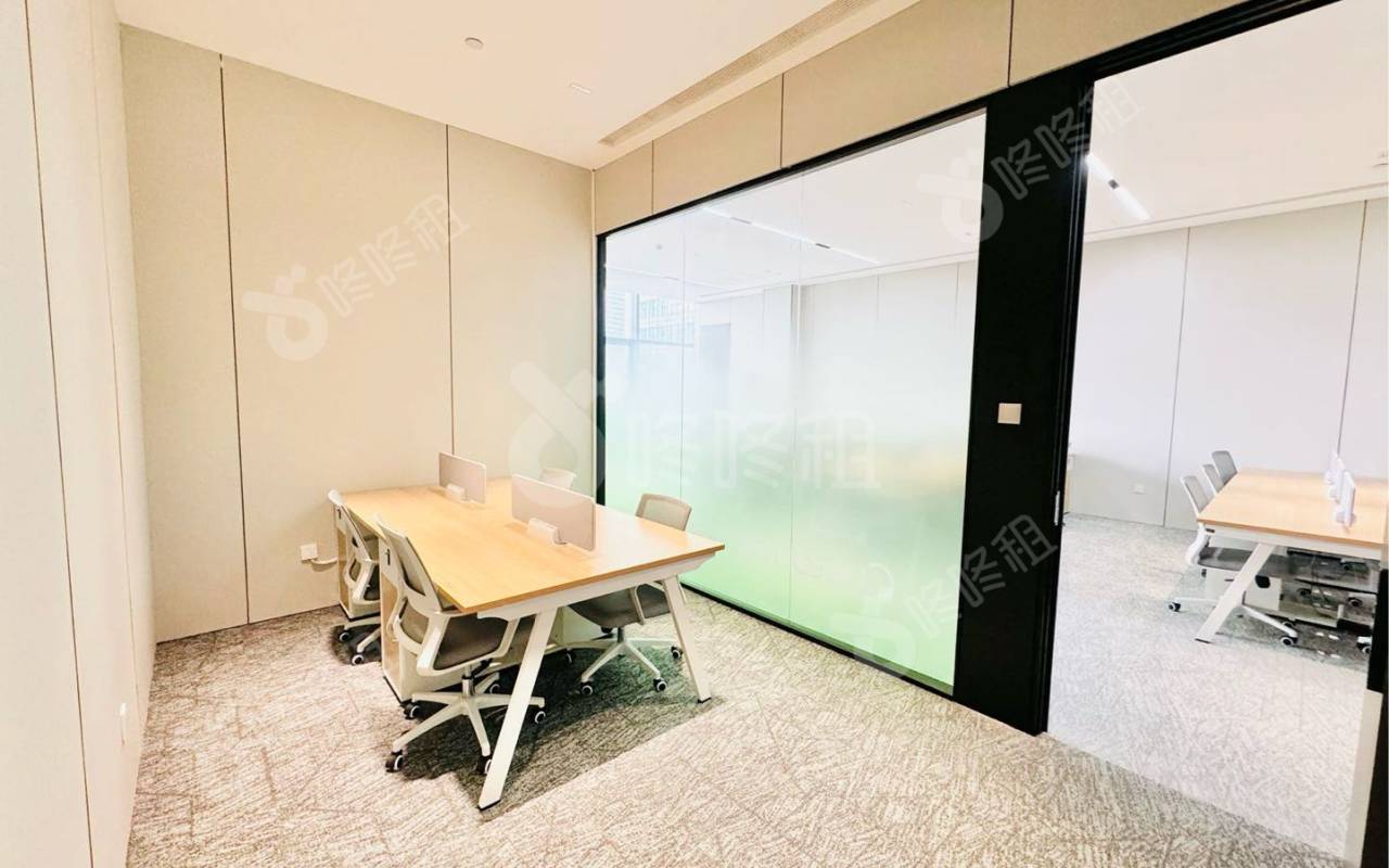 国人通信大厦_465平_精装_办公室隔间