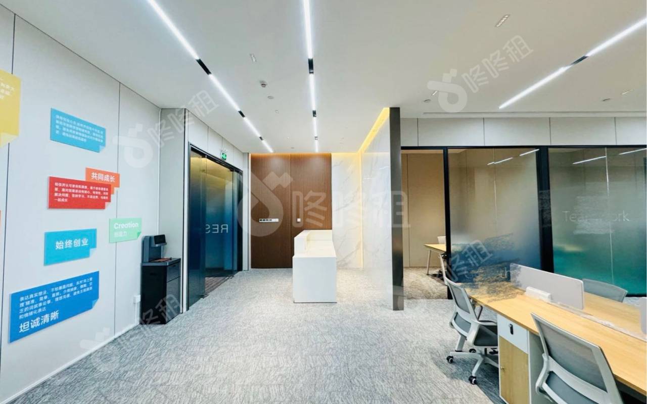 国人通信大厦_465平_精装_办公室开间