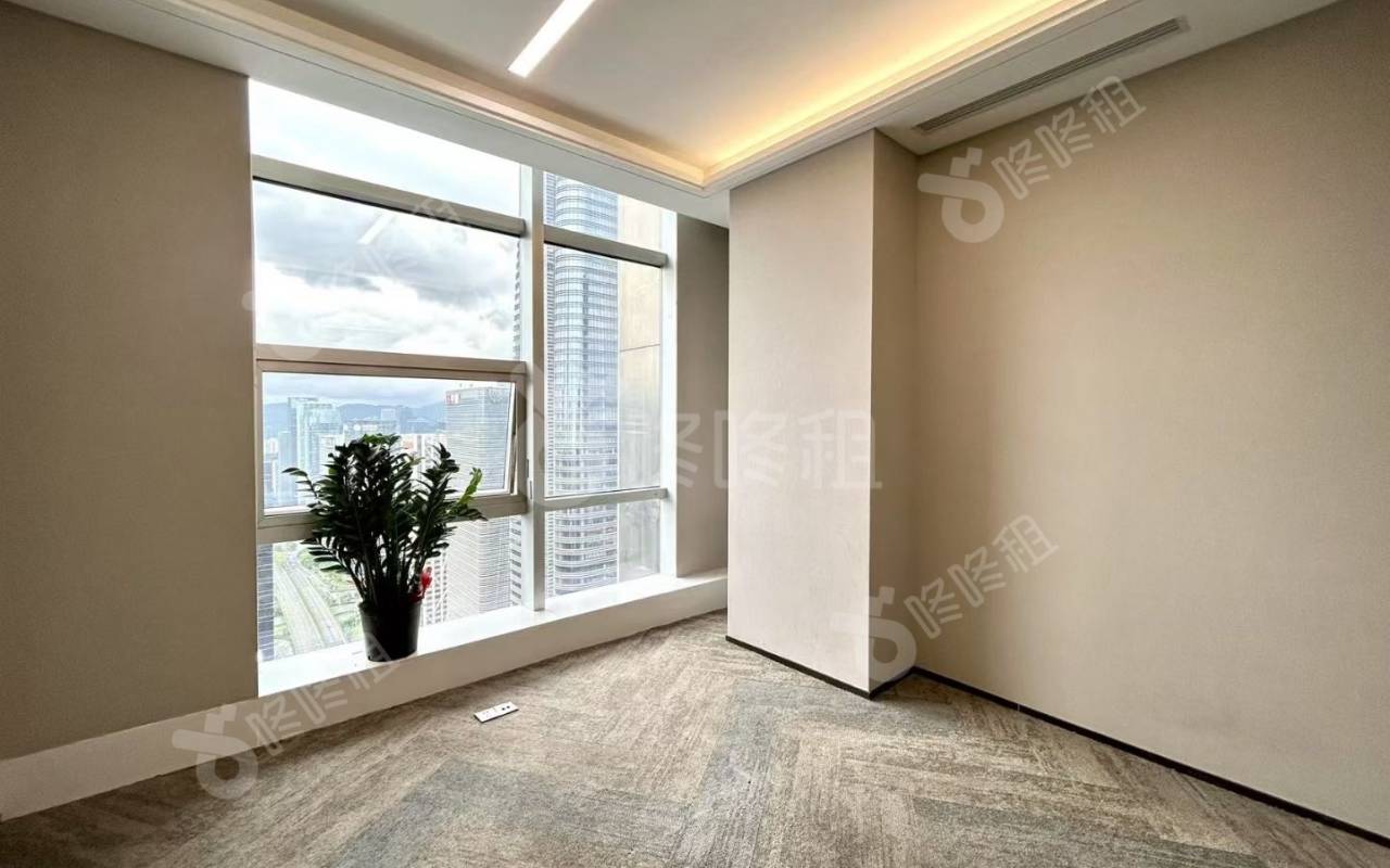 金中环商务大厦_218平_豪装_办公室隔间