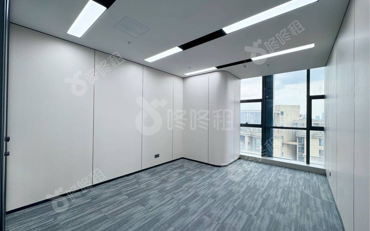 勤诚达大厦_380平_精装_办公室隔间