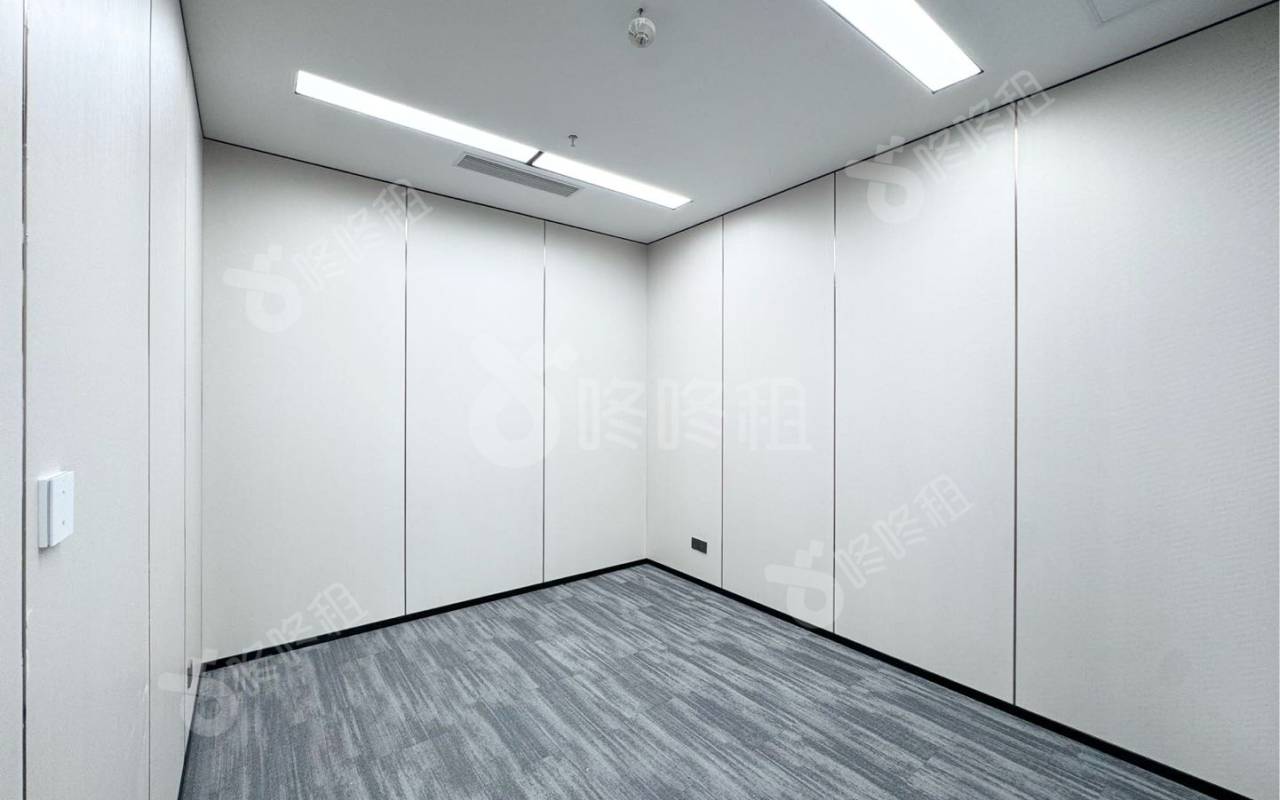 勤诚达大厦_380平_精装_办公室隔间