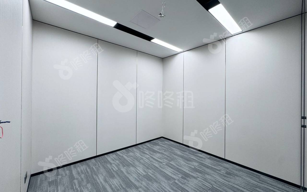 勤诚达大厦_204平_精装_办公室隔间