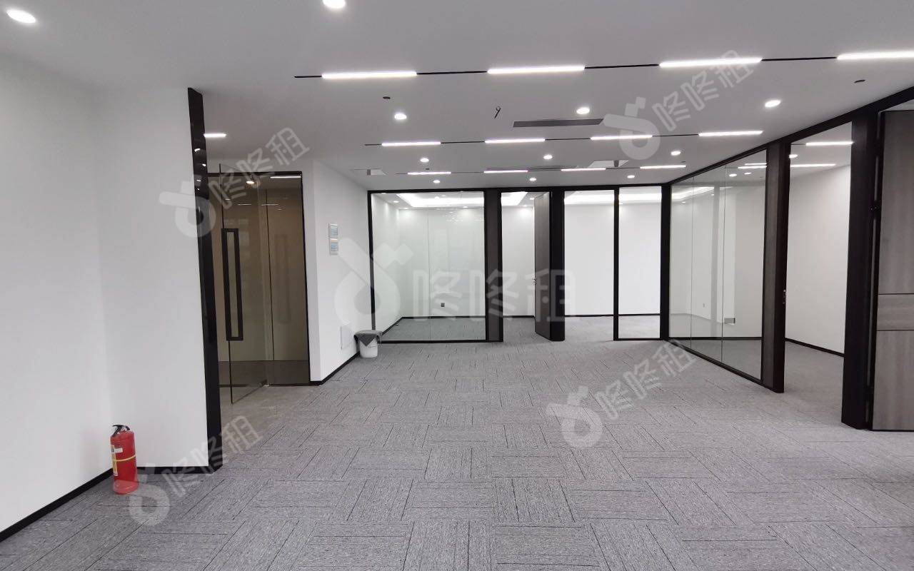 京基御景峯大厦_276平_精装_办公室开间