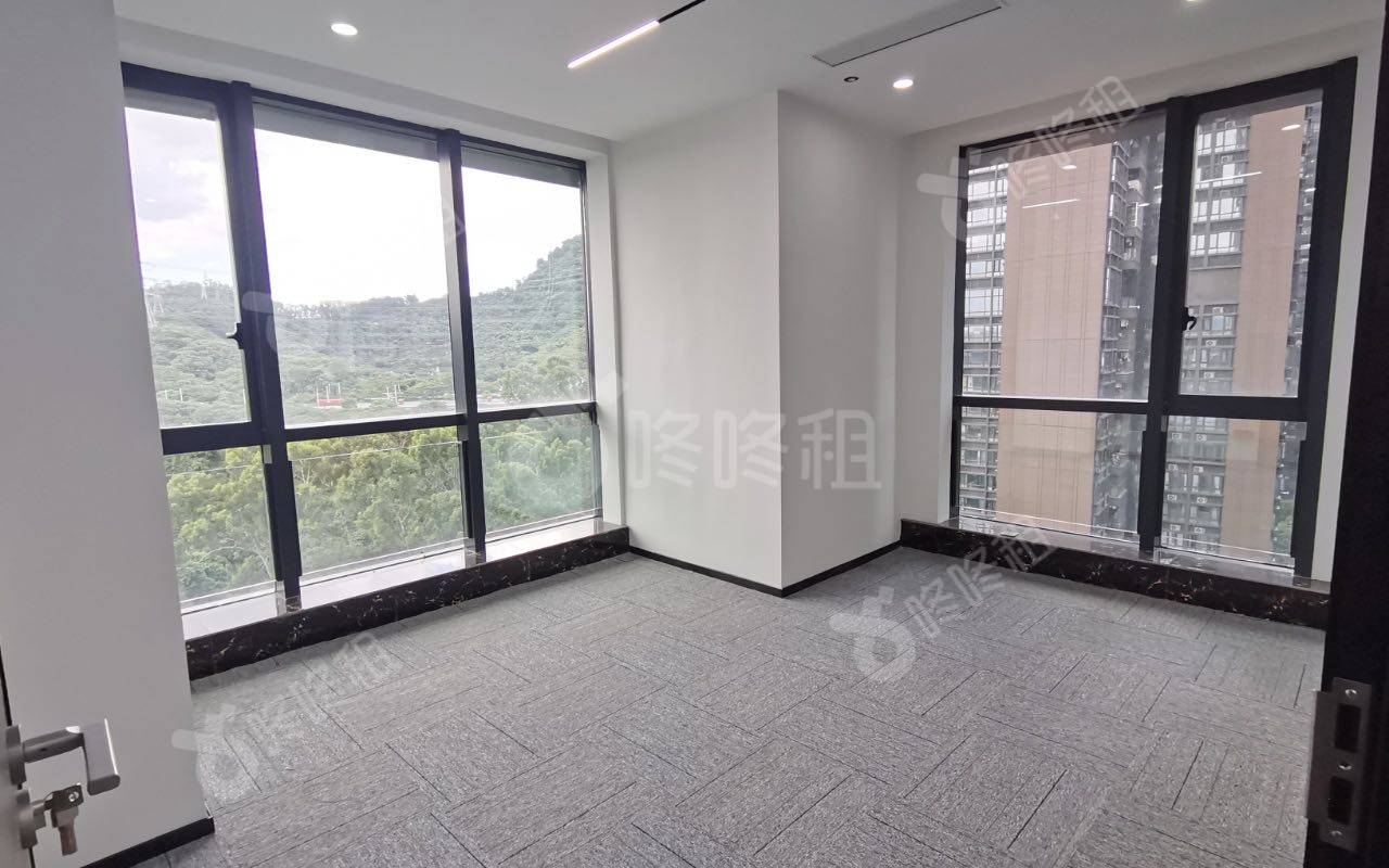 京基御景峯大厦_276平_精装_办公室隔间