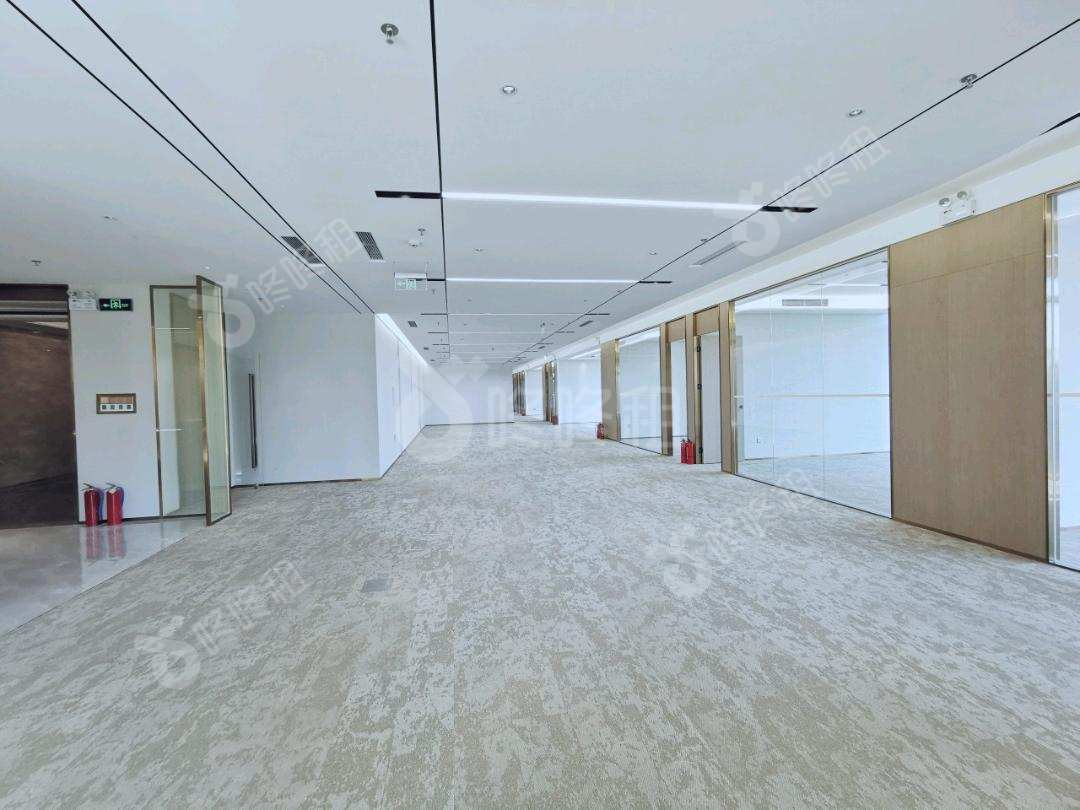 皇庭中心_879平_精装_办公室开间