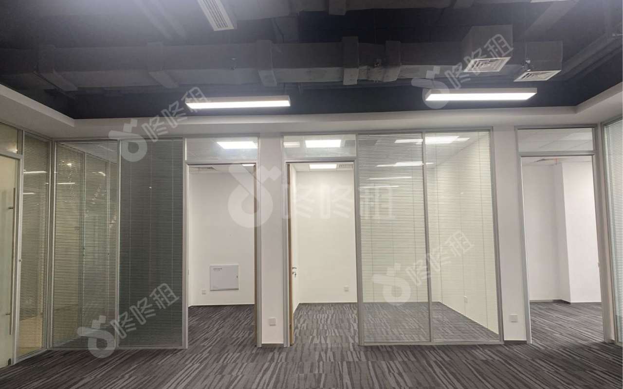 研祥科技大厦_287平_精装_办公室开间