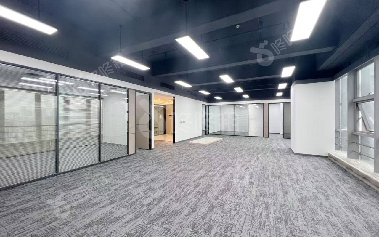 阳光科创中心_292平_精装_办公室开间