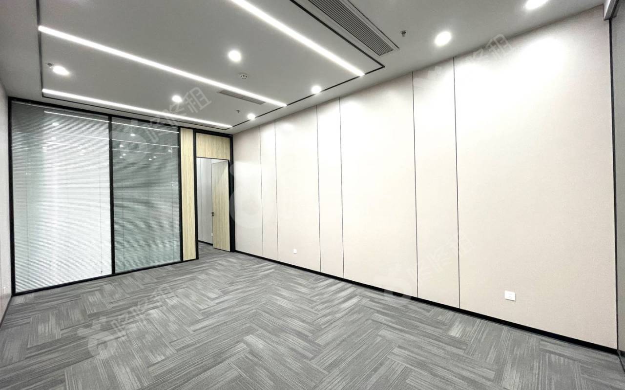 前海香缤国际金融中心_68.54平_精装_办公室开间