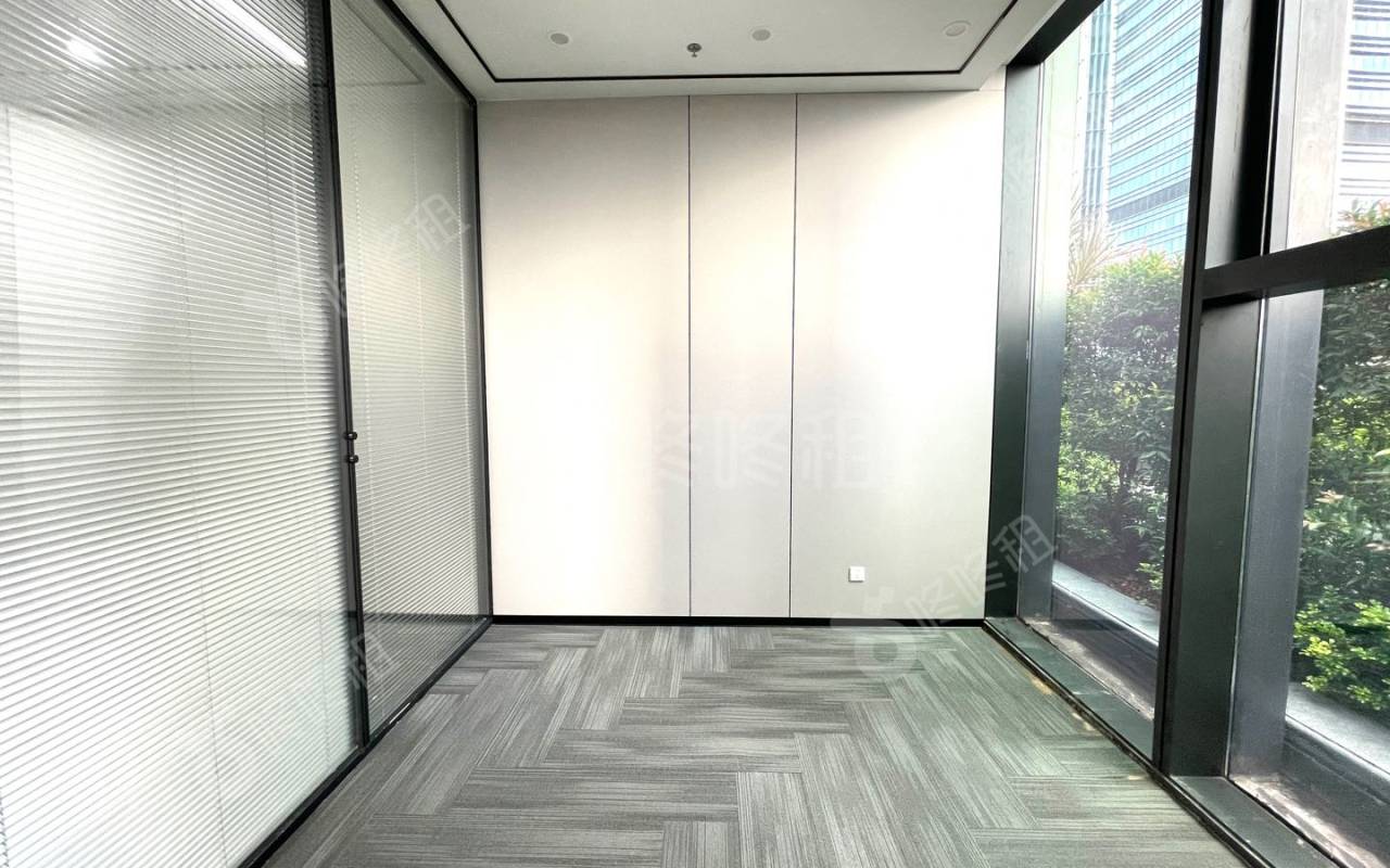 前海香缤国际金融中心_68.54平_精装_办公室隔间