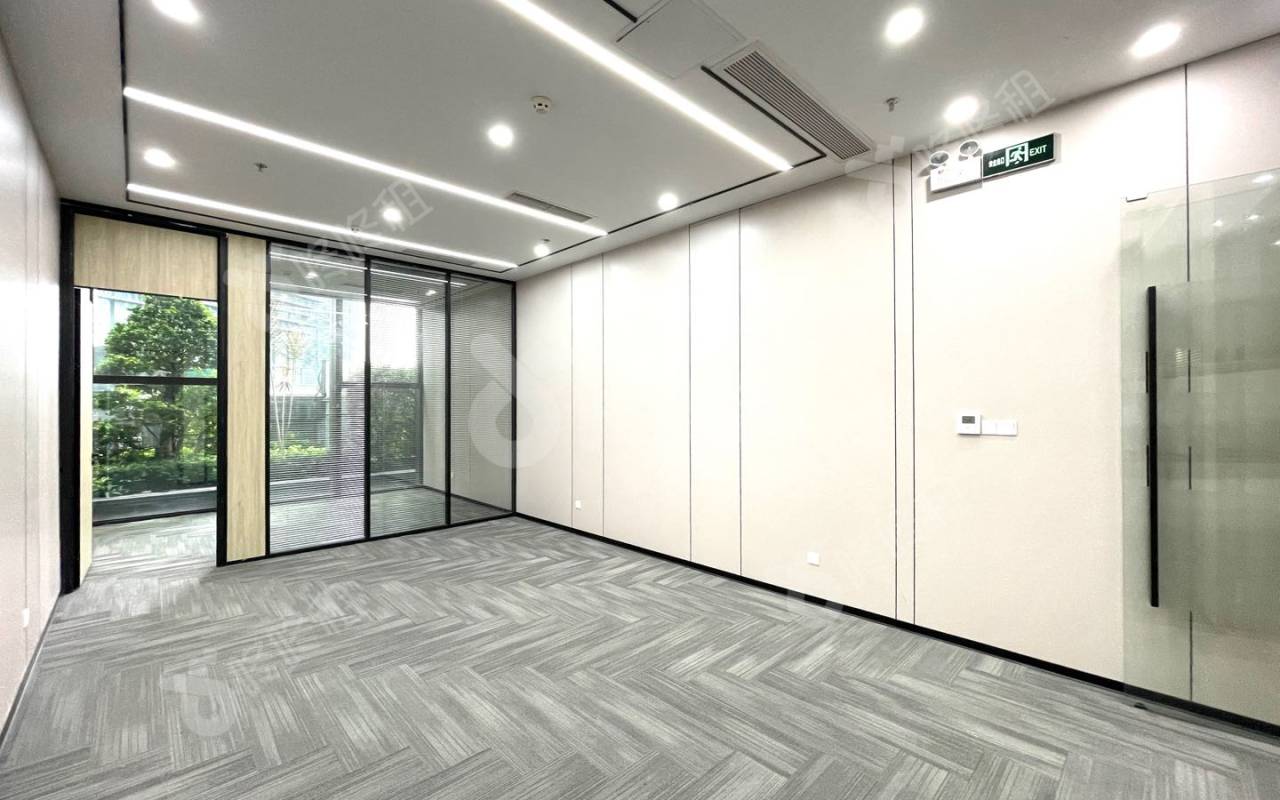 前海香缤国际金融中心_72.3平_精装_办公室开间