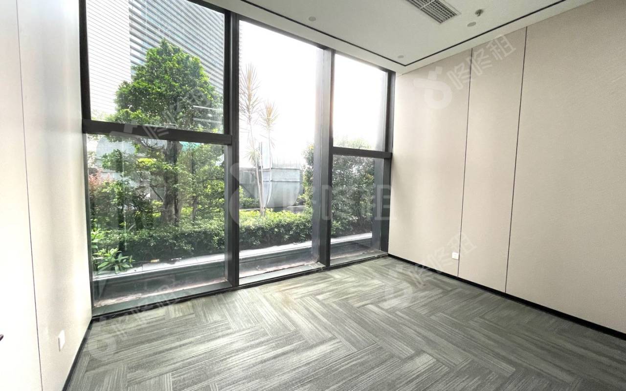 前海香缤国际金融中心_72.3平_精装_办公室隔间