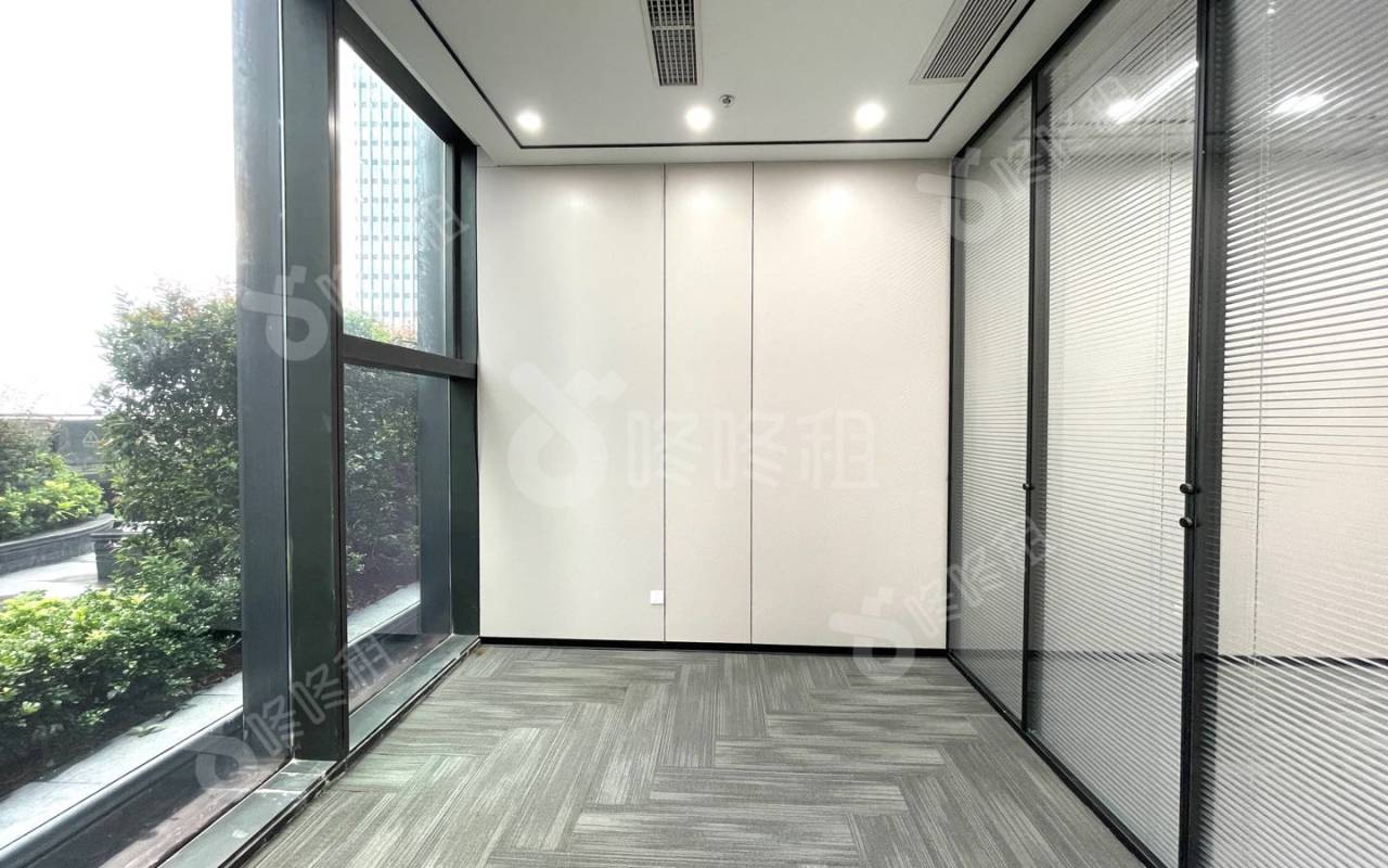 前海香缤国际金融中心_72.3平_精装_办公室隔间