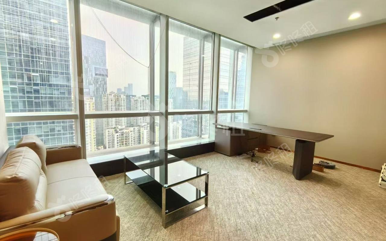 中洲控股中心_668平_精装_办公室隔间