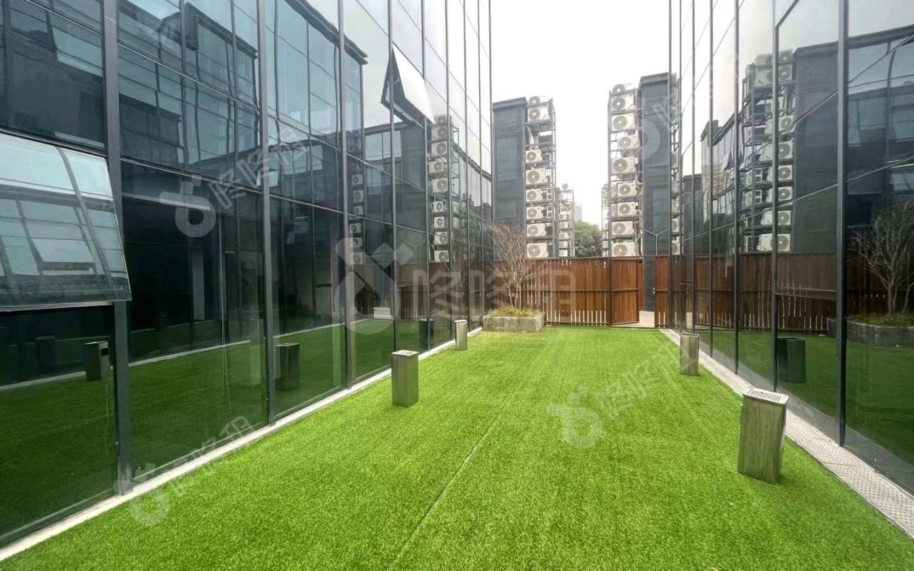 米粒文创园_1200平_精装_露台