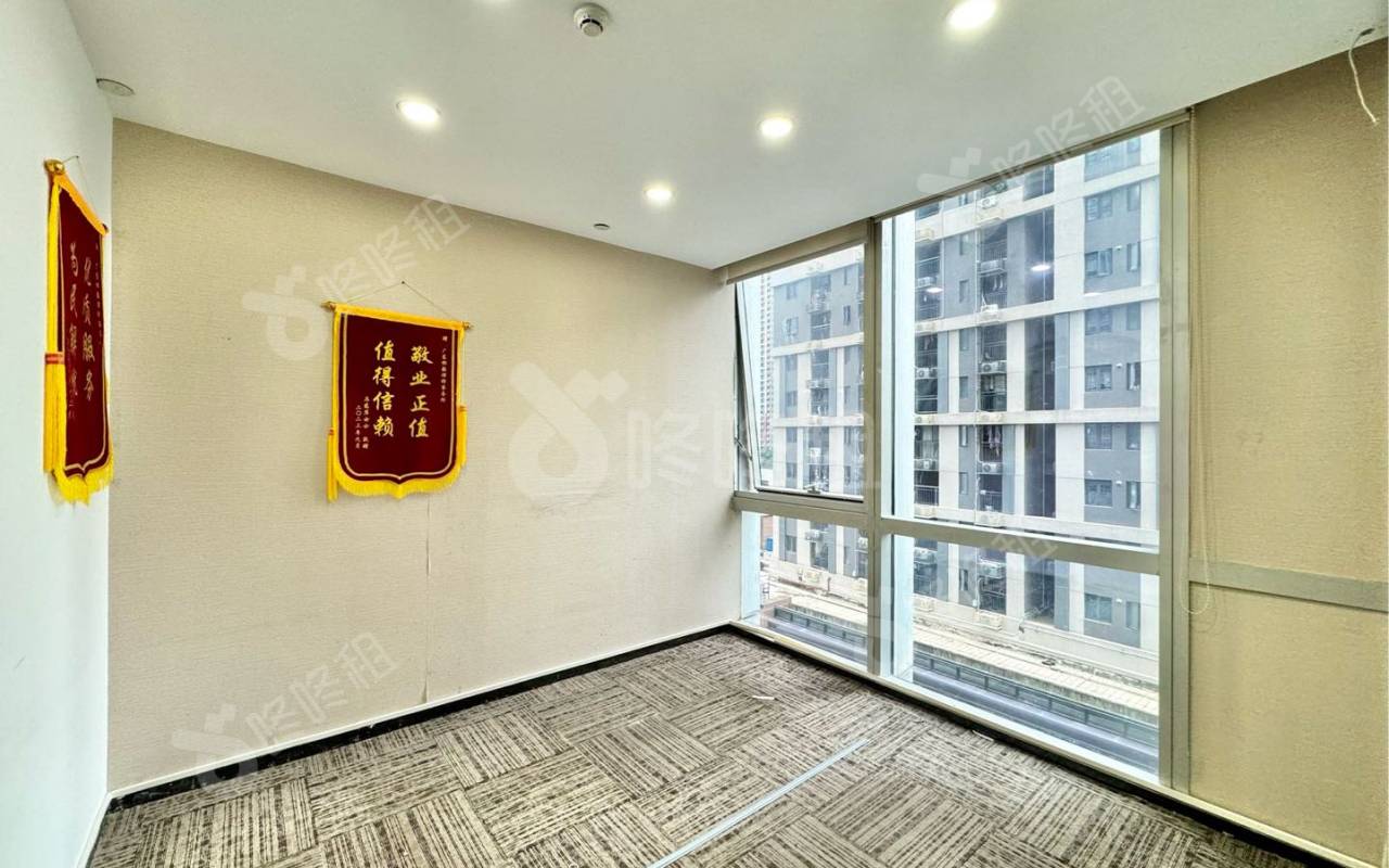 大冲商务中心_491平_精装_办公室隔间