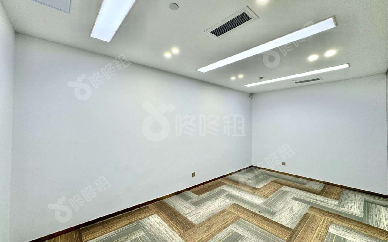 大冲商务中心_148平_精装_办公室隔间