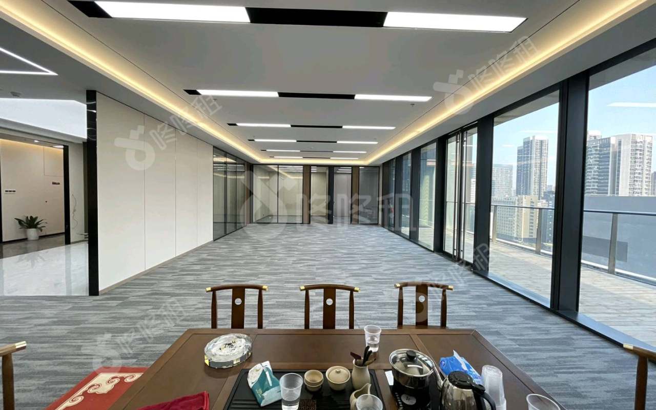 龙华设计产业园_437平_豪装_办公室开间